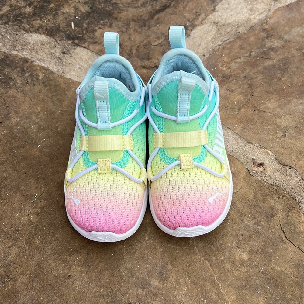 Puma Toddler Girl Shoes, Size 5